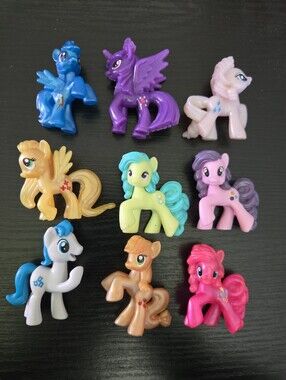 My Little Pony Lot Of 9 Mininature pony Figures.